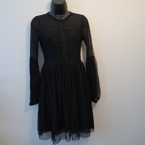 SHOW WHITE DEISNEY DRESS BLAK BEAUTIGUL LACE DETAILS